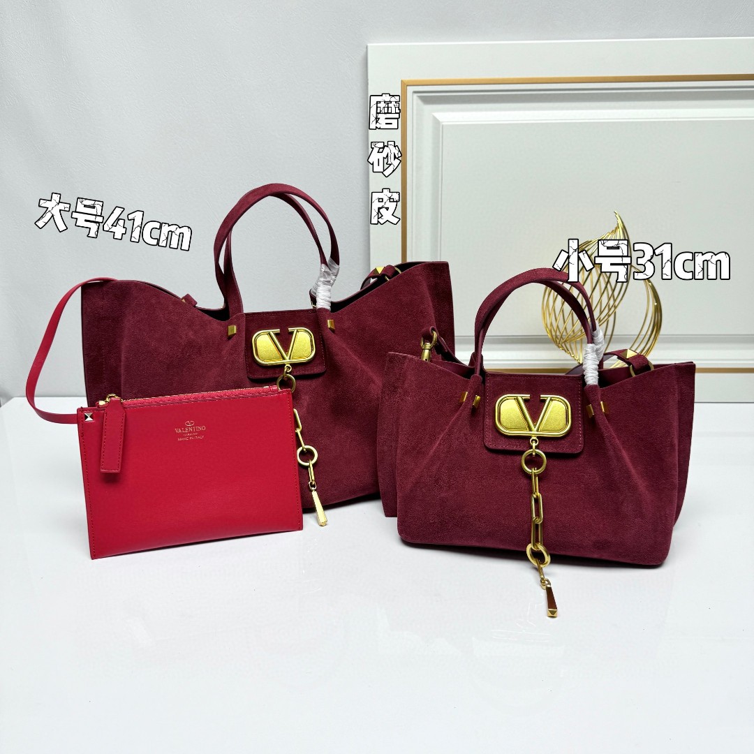 V design women handbag
