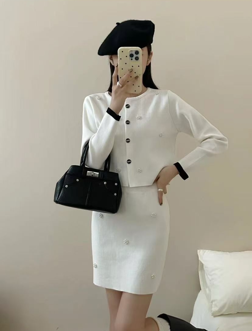 M fashion women's round neck long sleeved cardigan+short skirt two-piece set