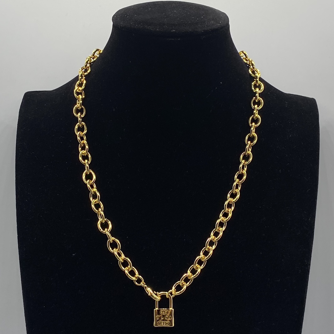 T design lock necklace