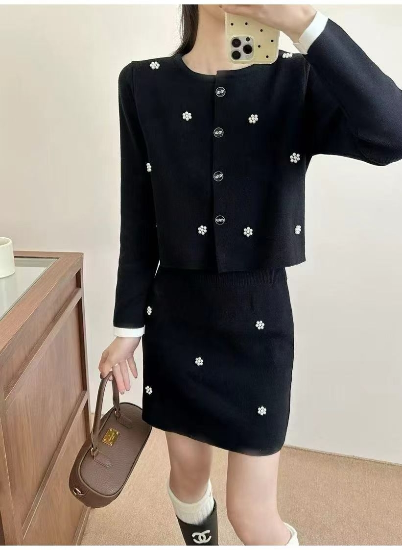 M fashion women's round neck long sleeved cardigan+short skirt two-piece set