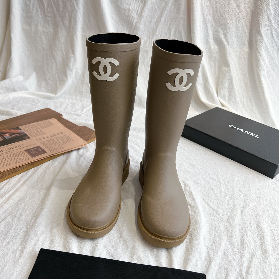 C Rubber vulcanized  mid-calf rain boots without stitching thread