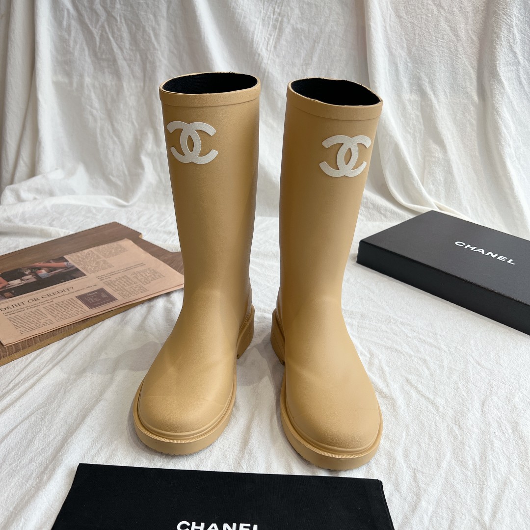 C Rubber vulcanized  mid-calf rain boots without stitching thread