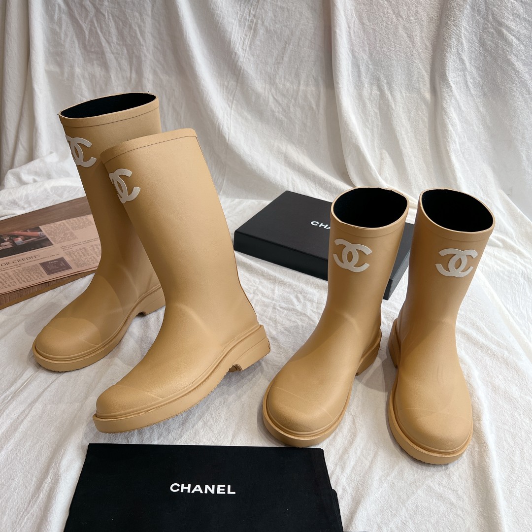 C Rubber vulcanized  mid-calf rain boots without stitching thread