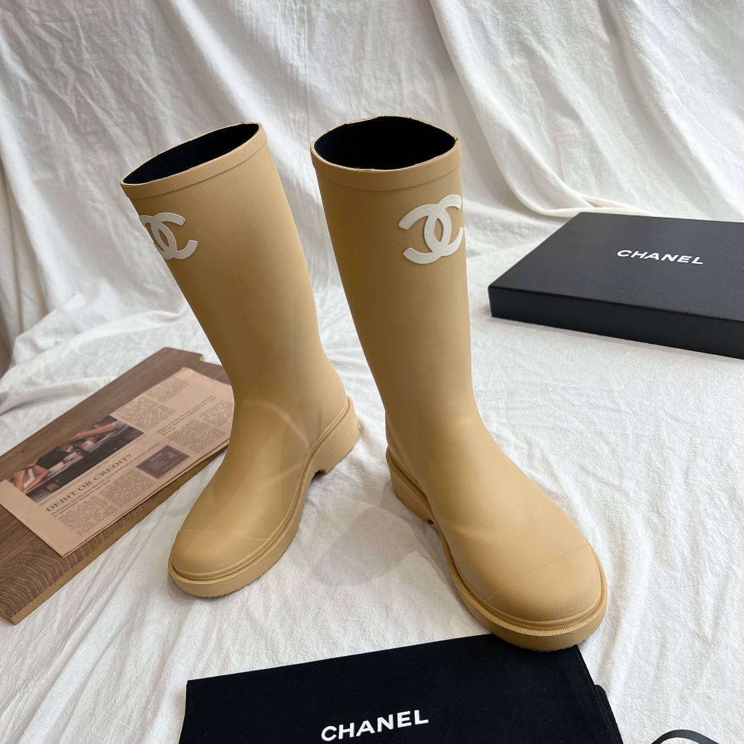 C Rubber vulcanized  mid-calf rain boots without stitching thread