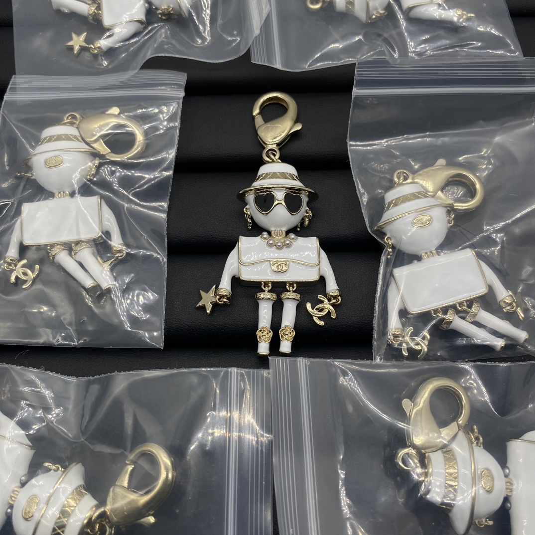 C deign bag keychain