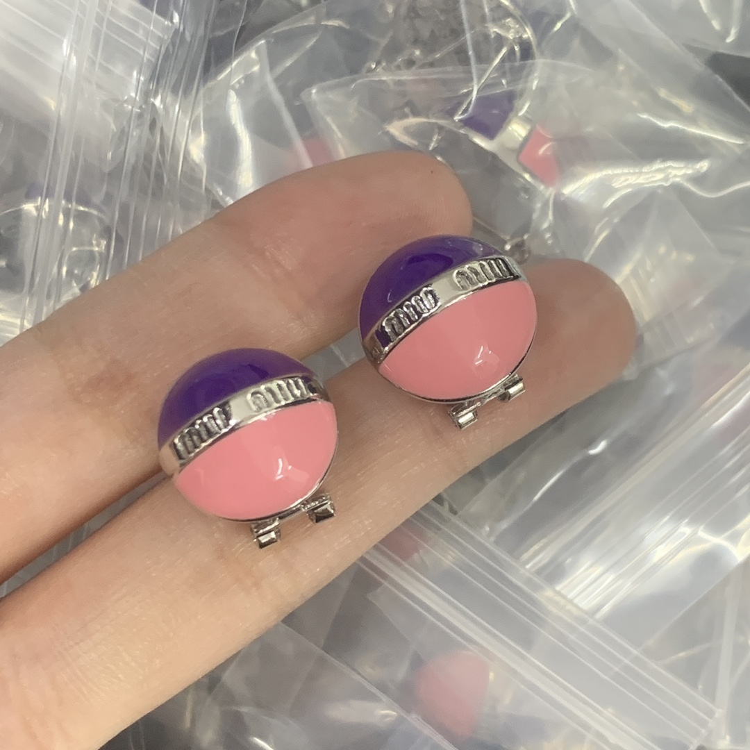 M design new earring