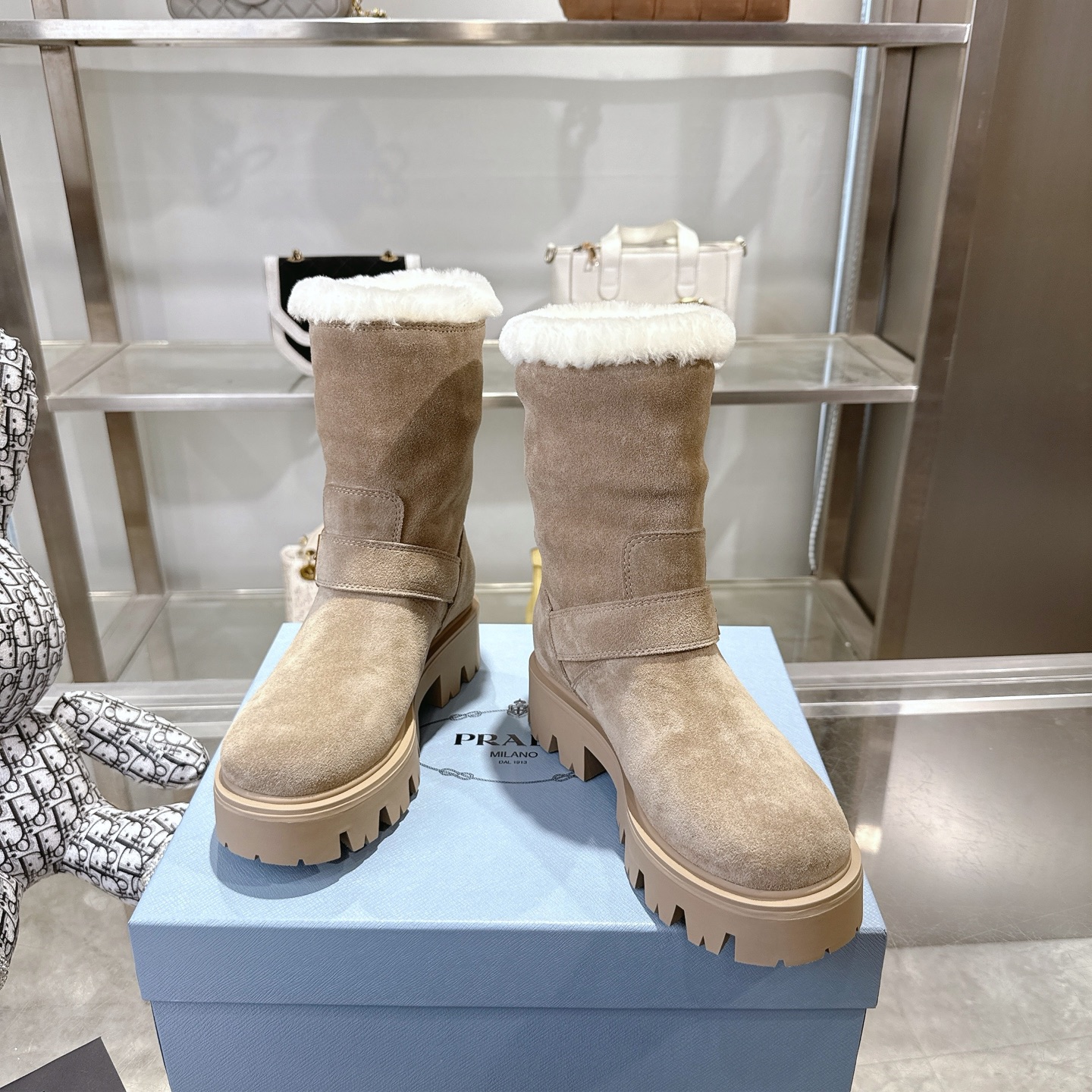 P design autumn and winter counter new thick soled anti slip snow boots