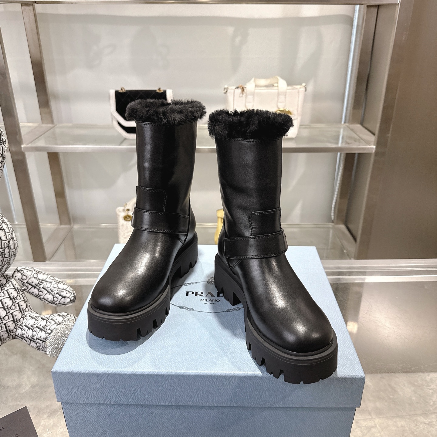 P design autumn and winter counter new thick soled anti slip snow boots