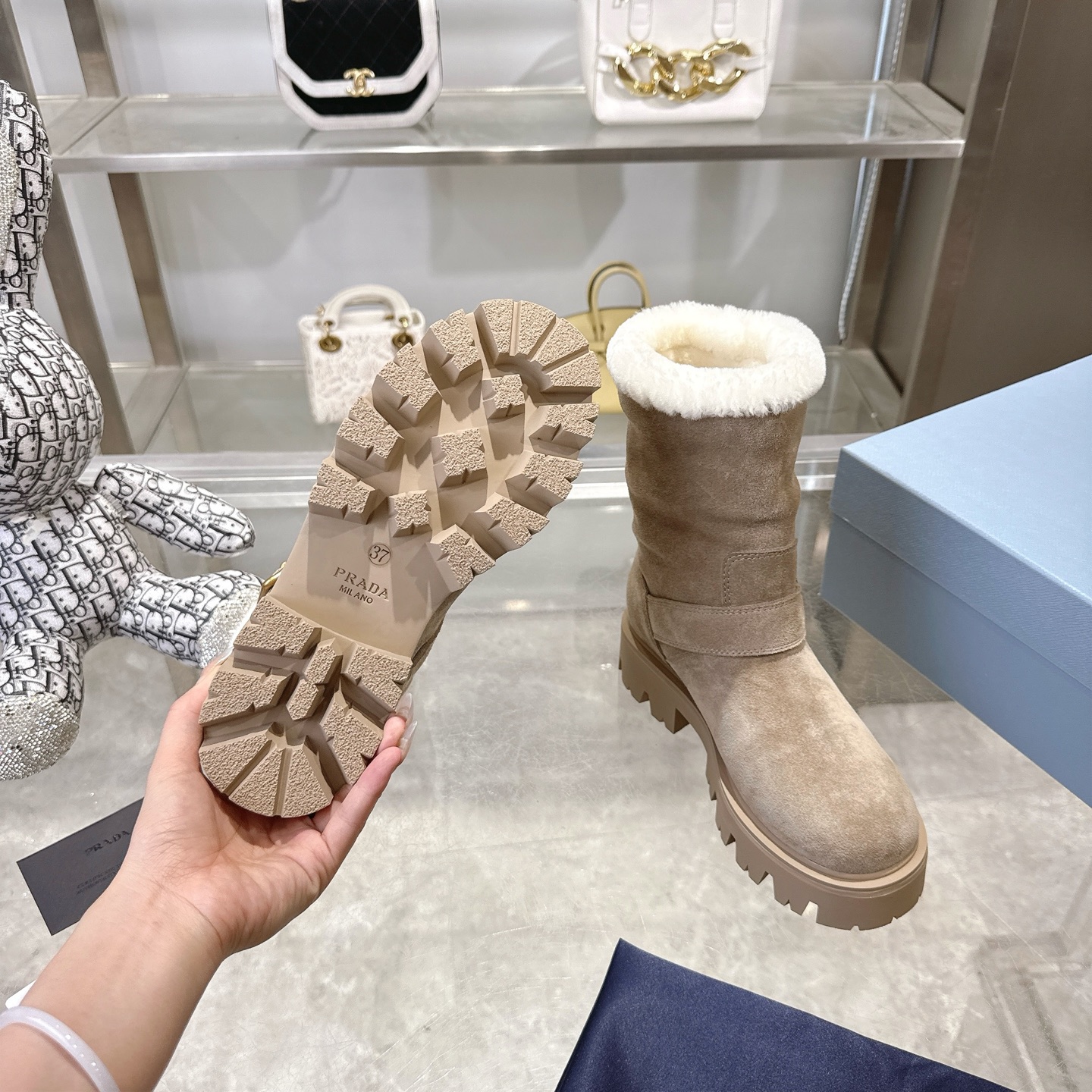 P design autumn and winter counter new thick soled anti slip snow boots