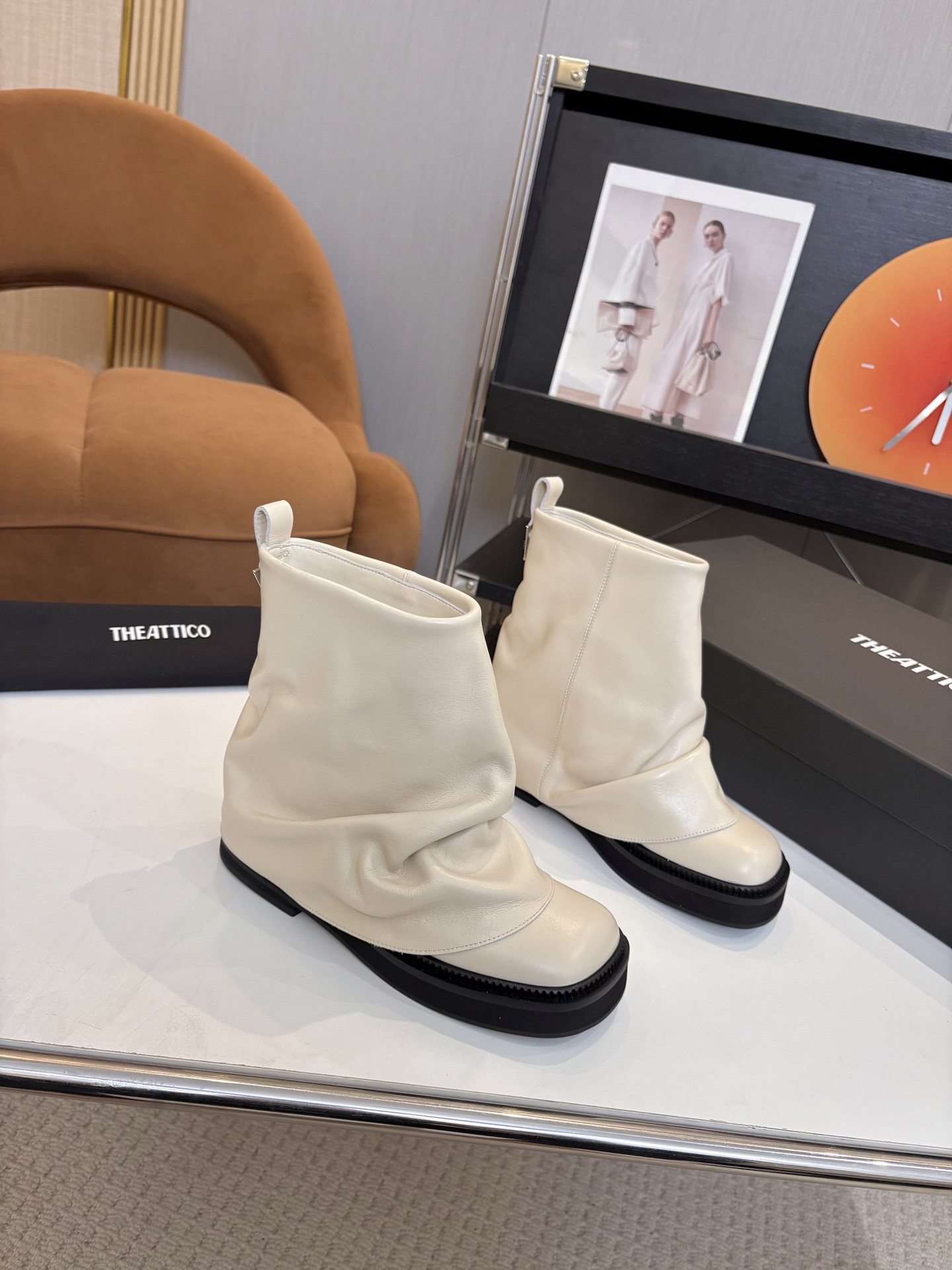 T Design 2025 Autumn/Winter Series Thick Bottom Pants and Boots