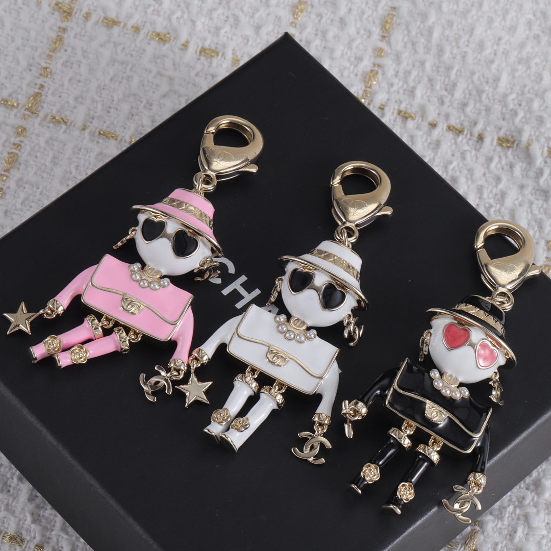C skeleton keychain