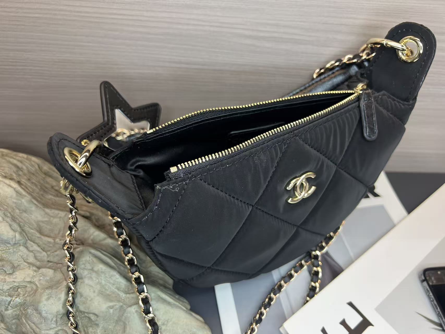 X design women handbag