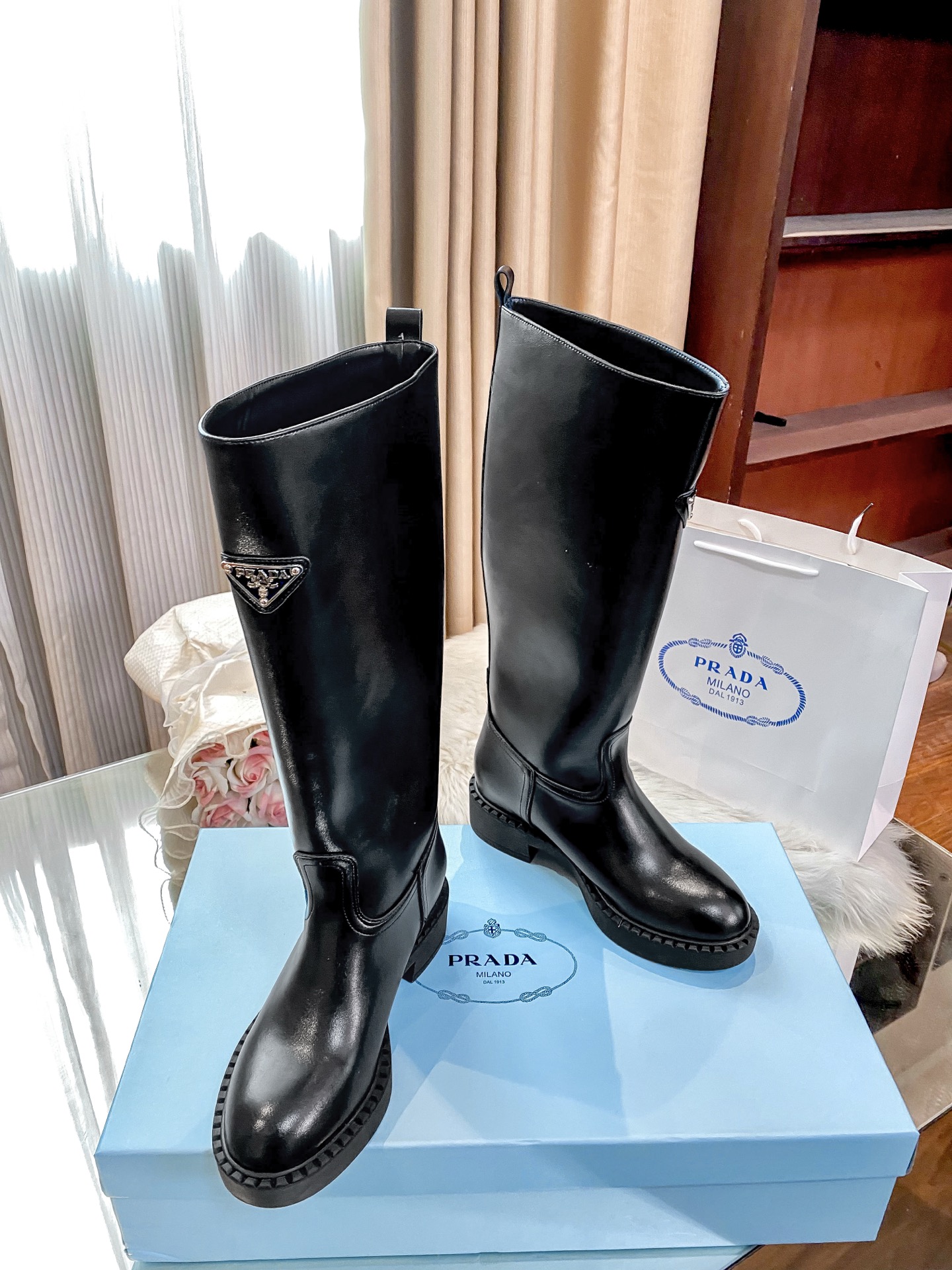 p Coarse-heeled riding boots
