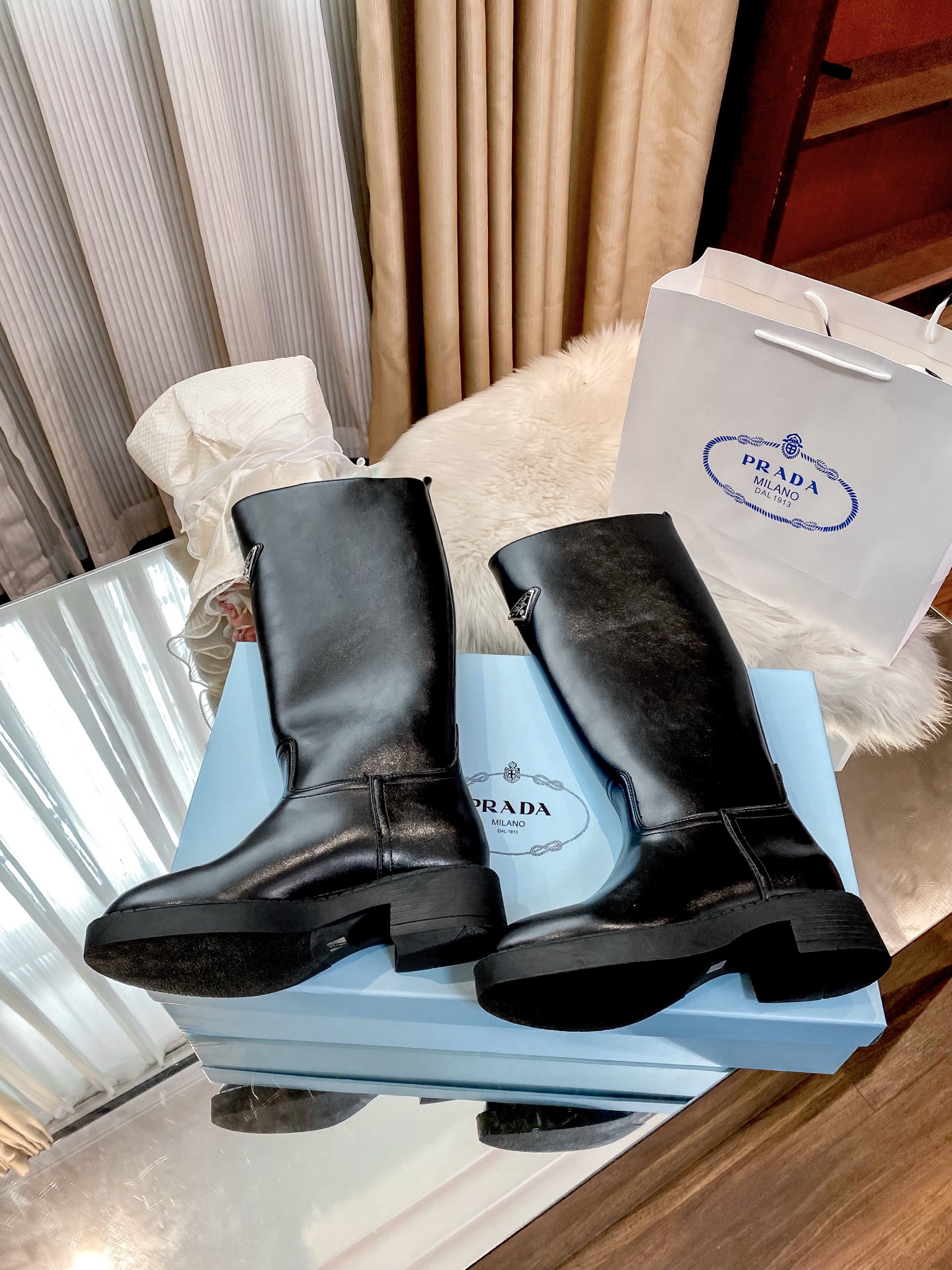 p Coarse-heeled riding boots