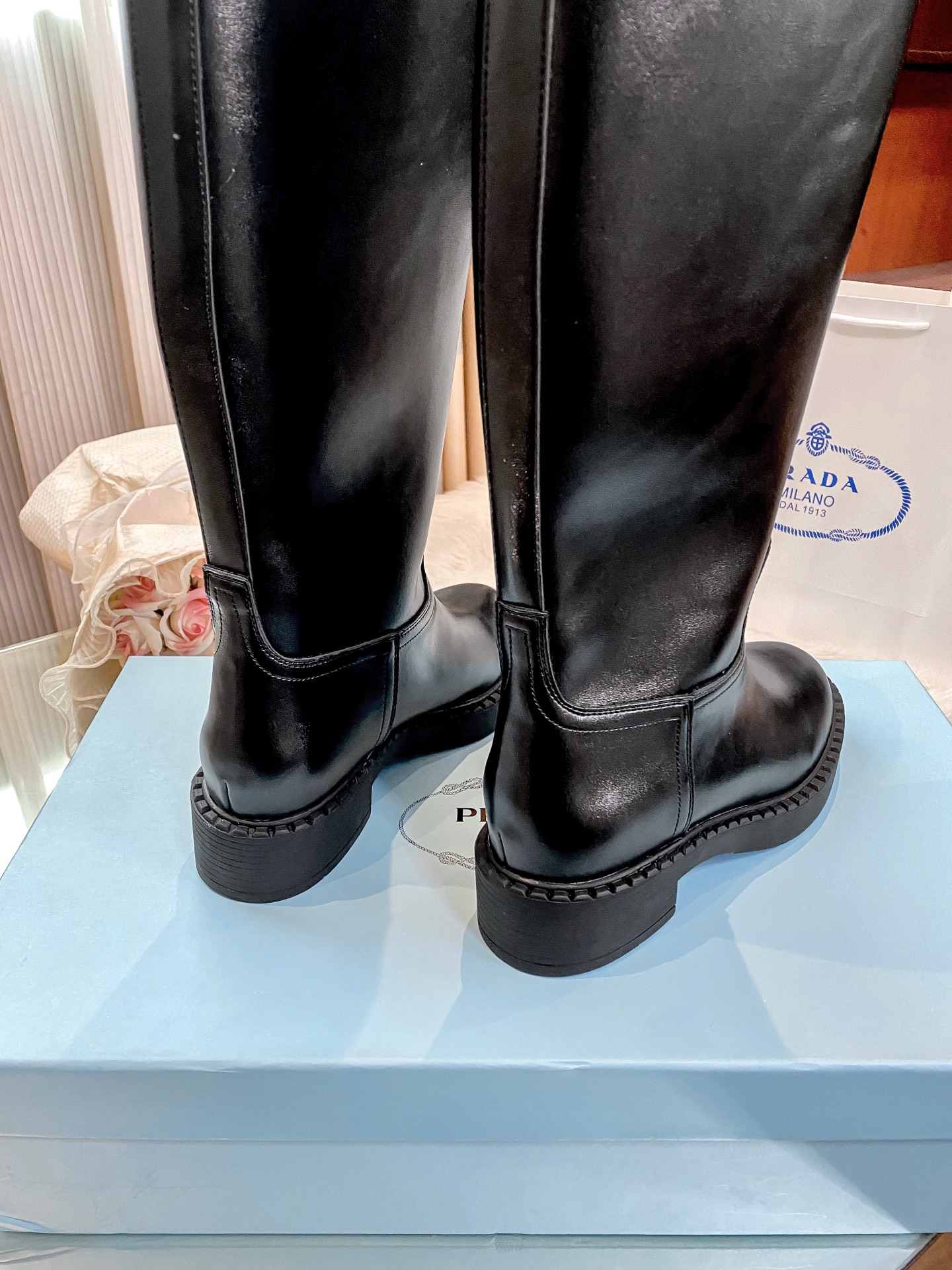 p Coarse-heeled riding boots