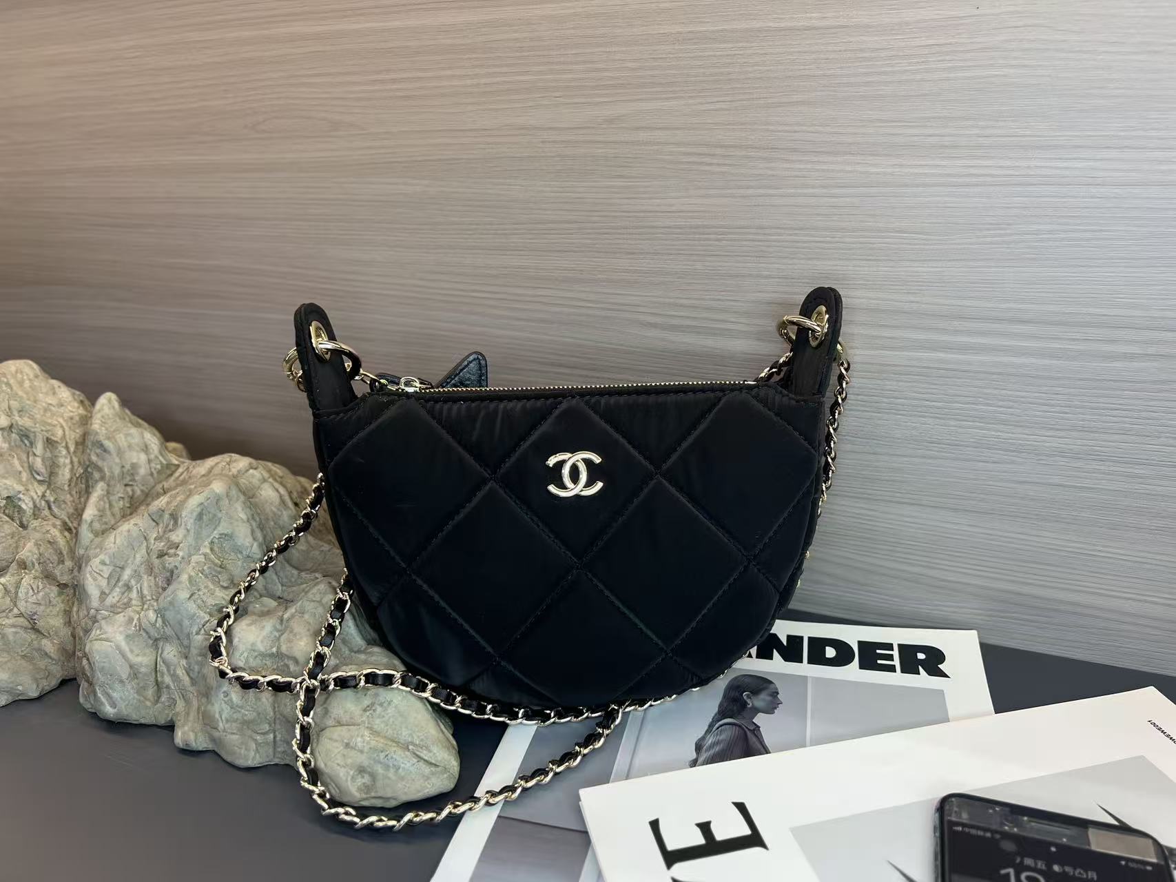 X design women handbag