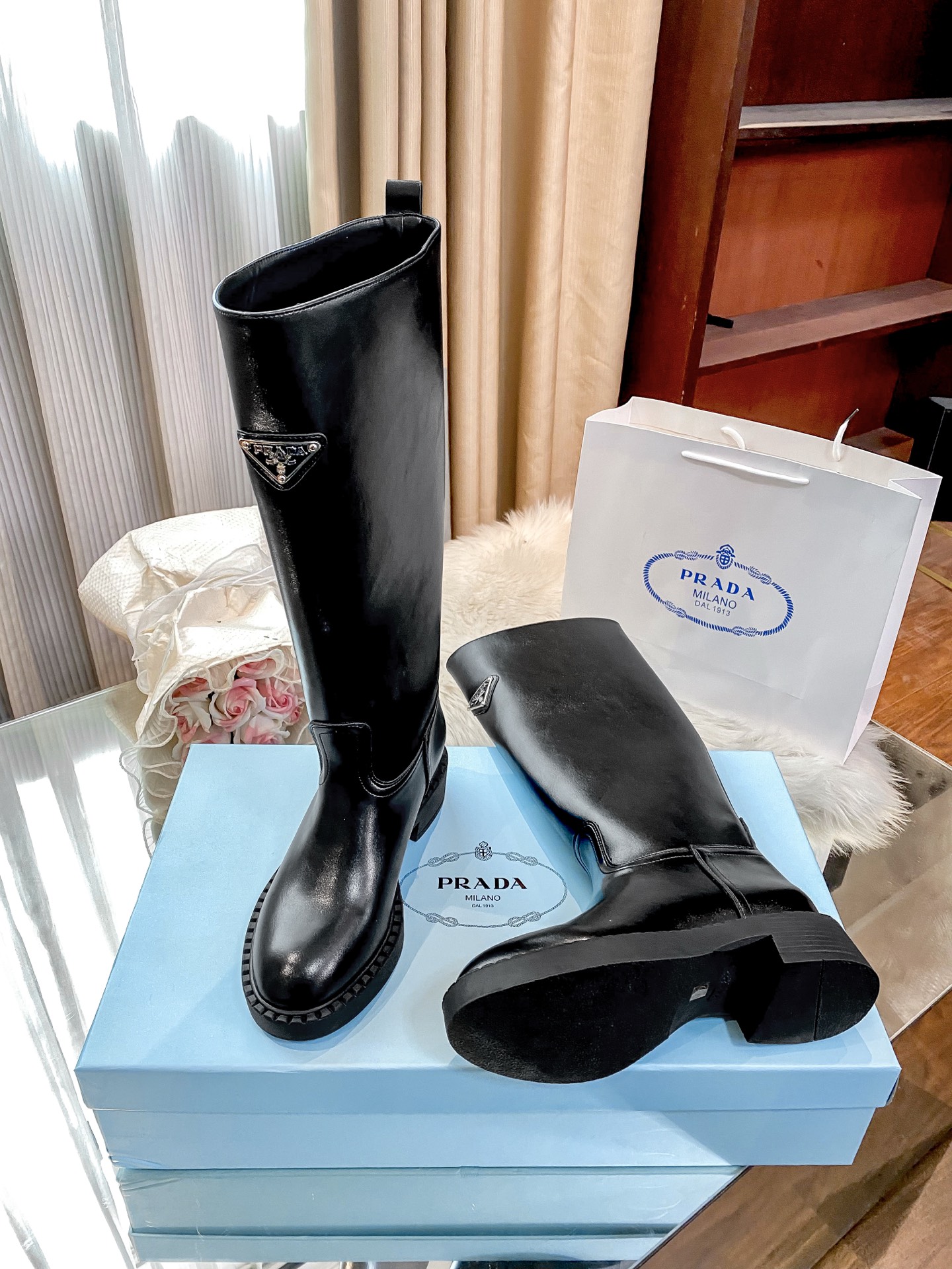 p Coarse-heeled riding boots