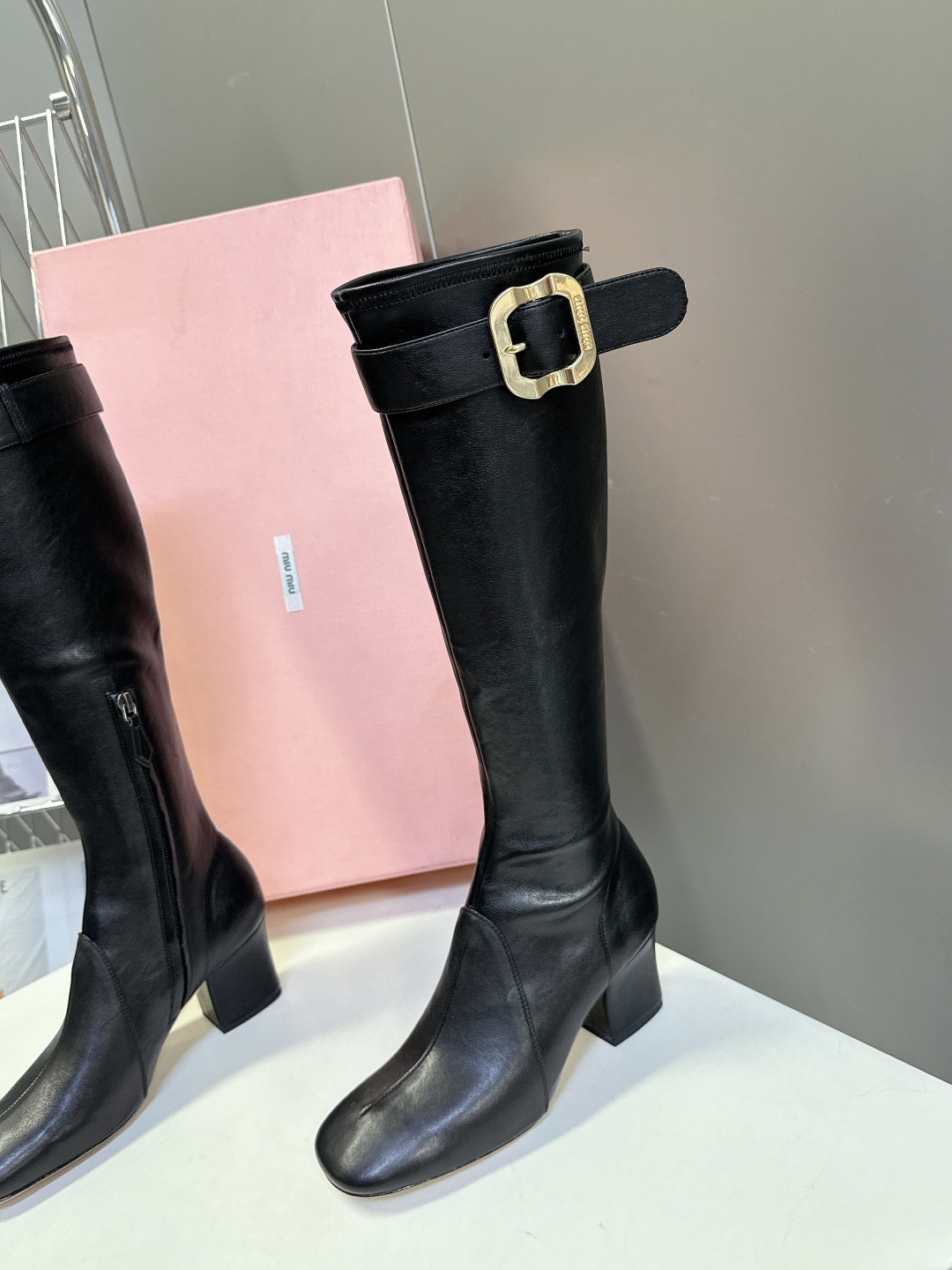 M  Show-off style long boots