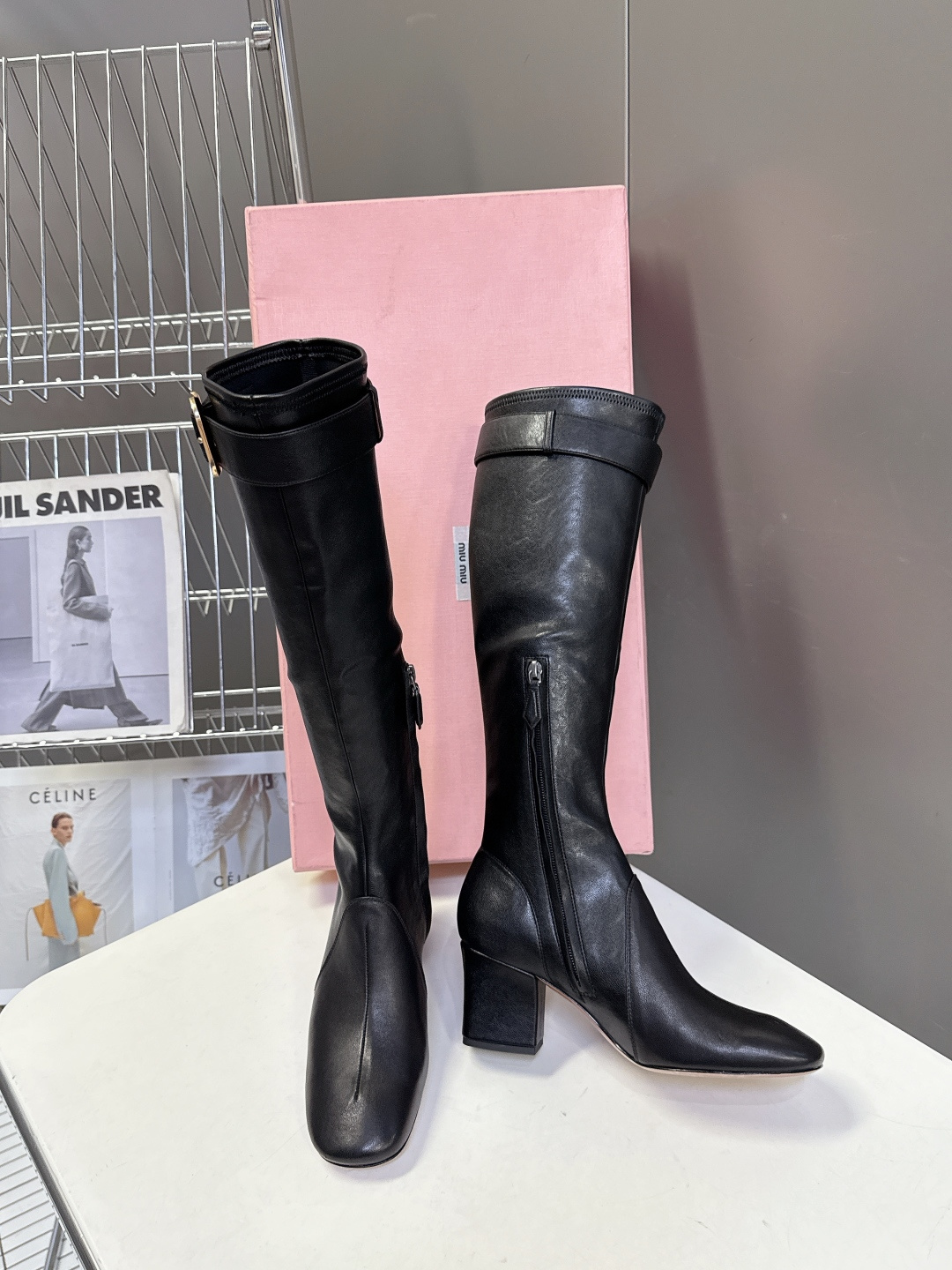 M  Show-off style long boots