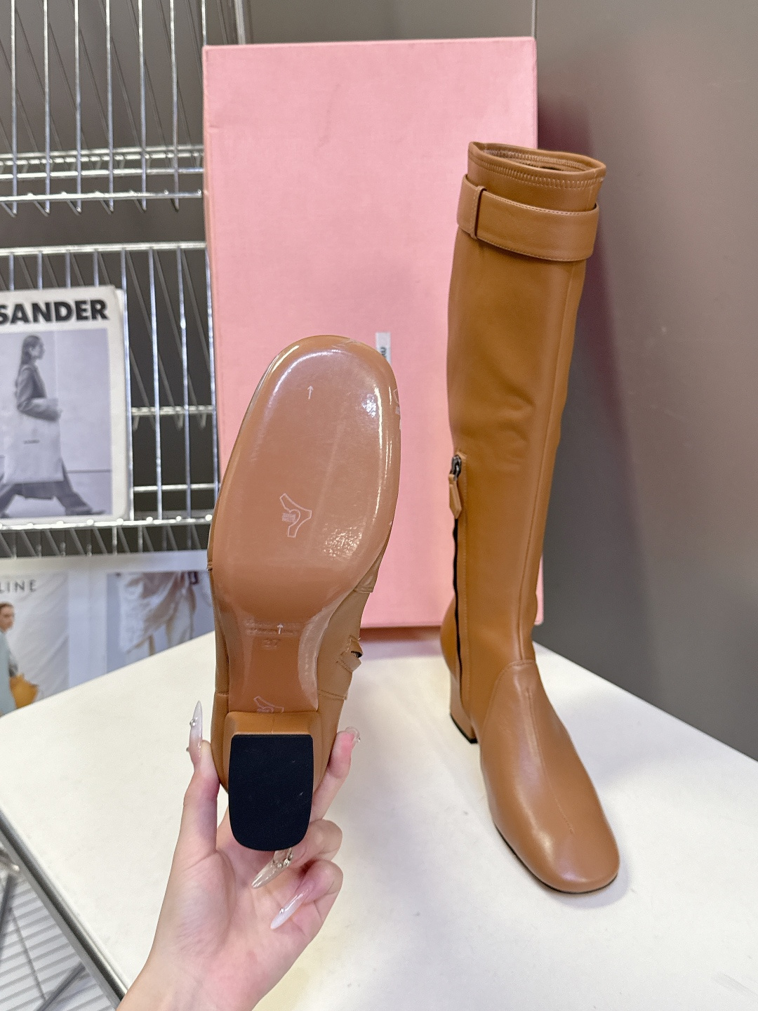 M  Show-off style long boots