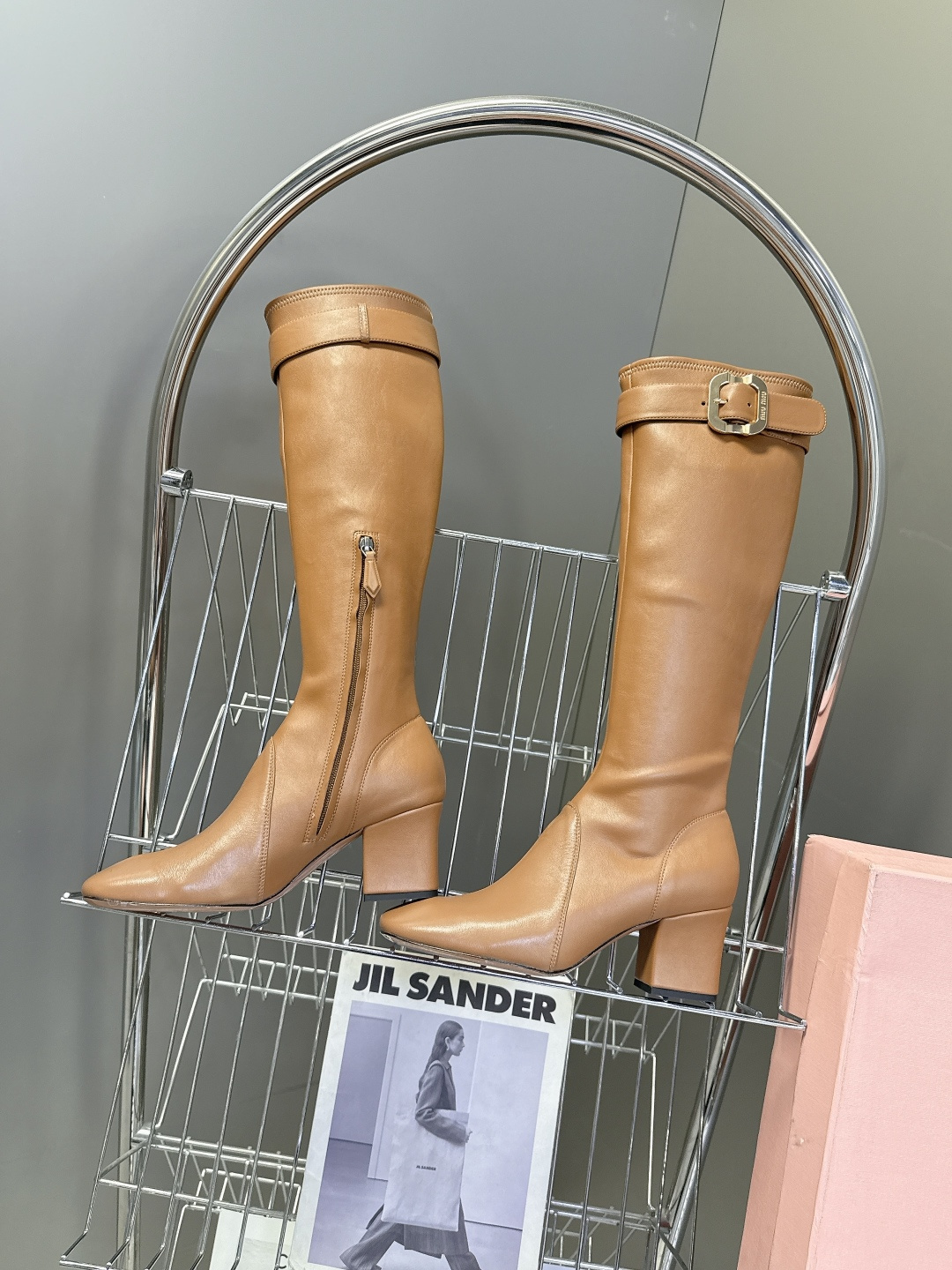 M  Show-off style long boots