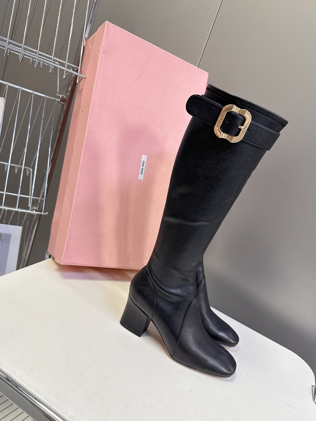 M  Show-off style long boots