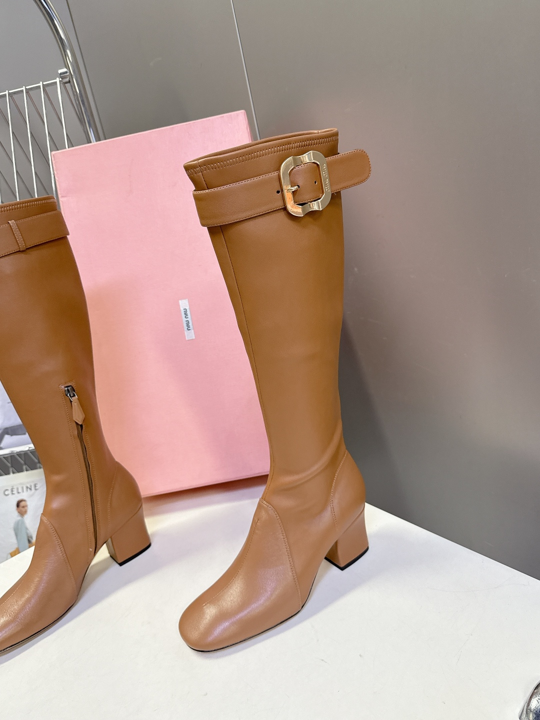 M  Show-off style long boots