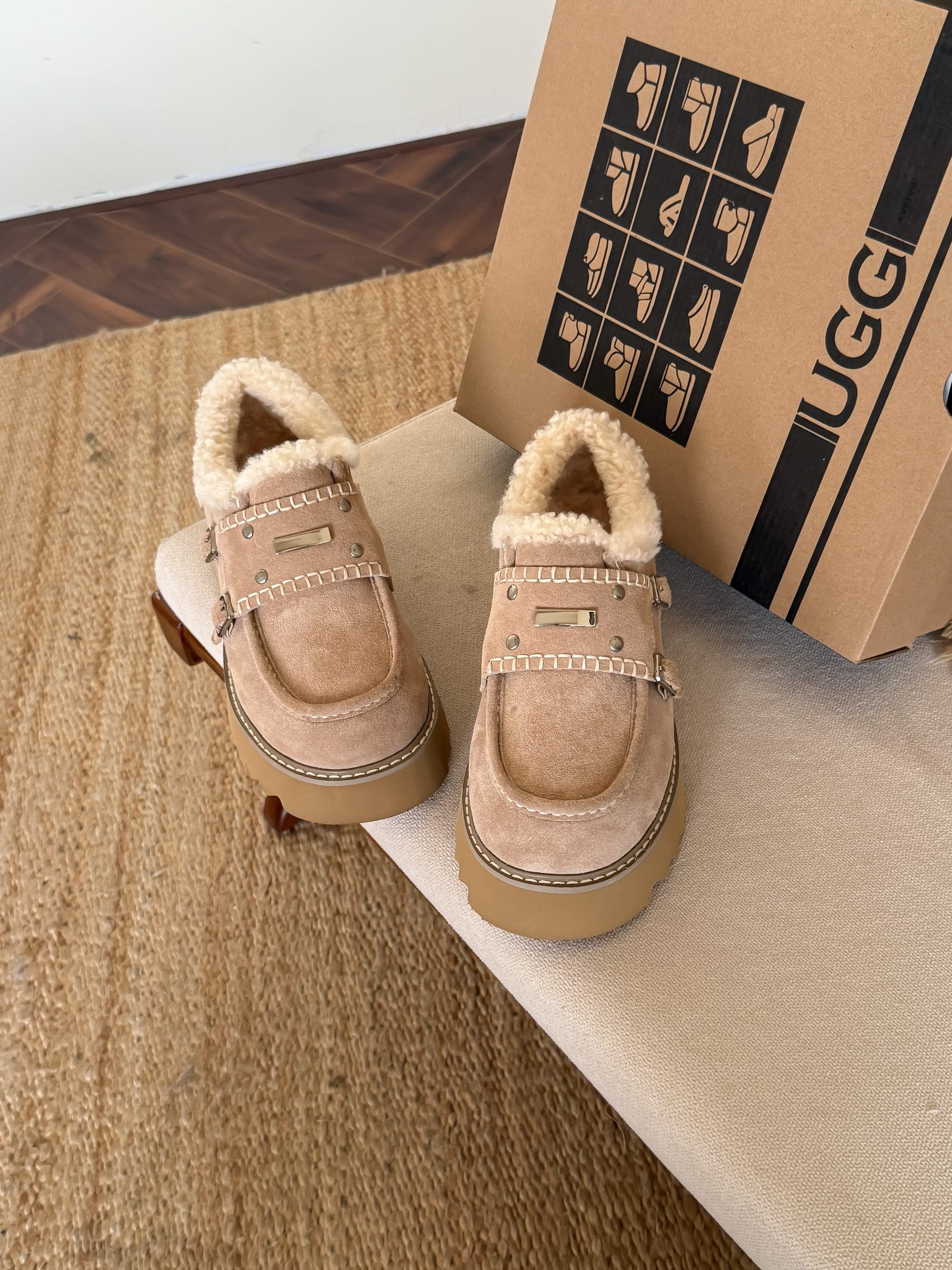 Ugg's new sponge cake thick soled casual retro snow boots