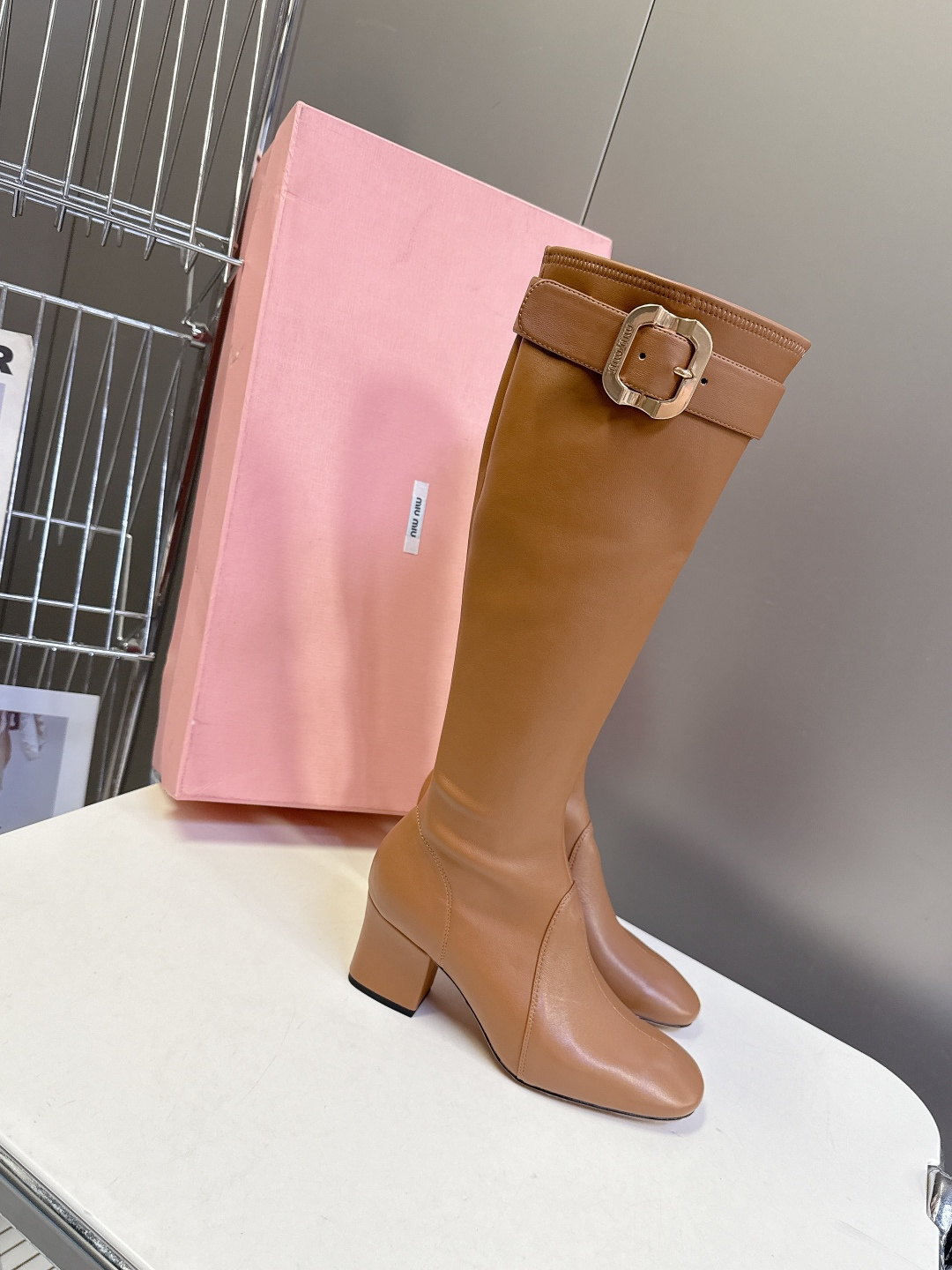 M  Show-off style long boots