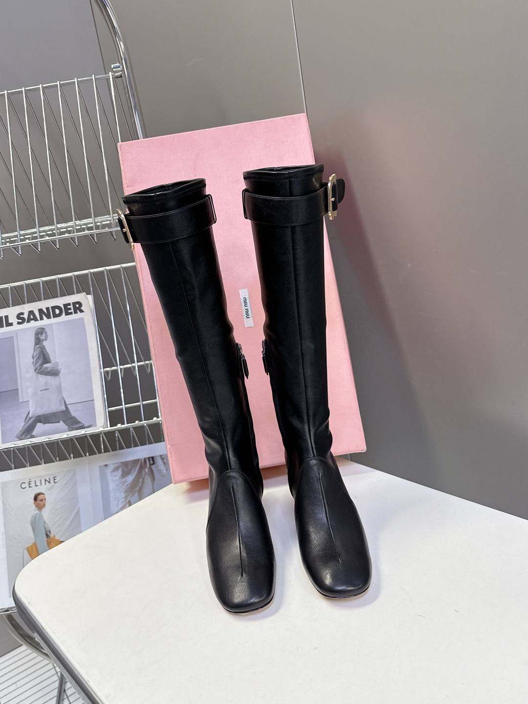 M  Show-off style long boots