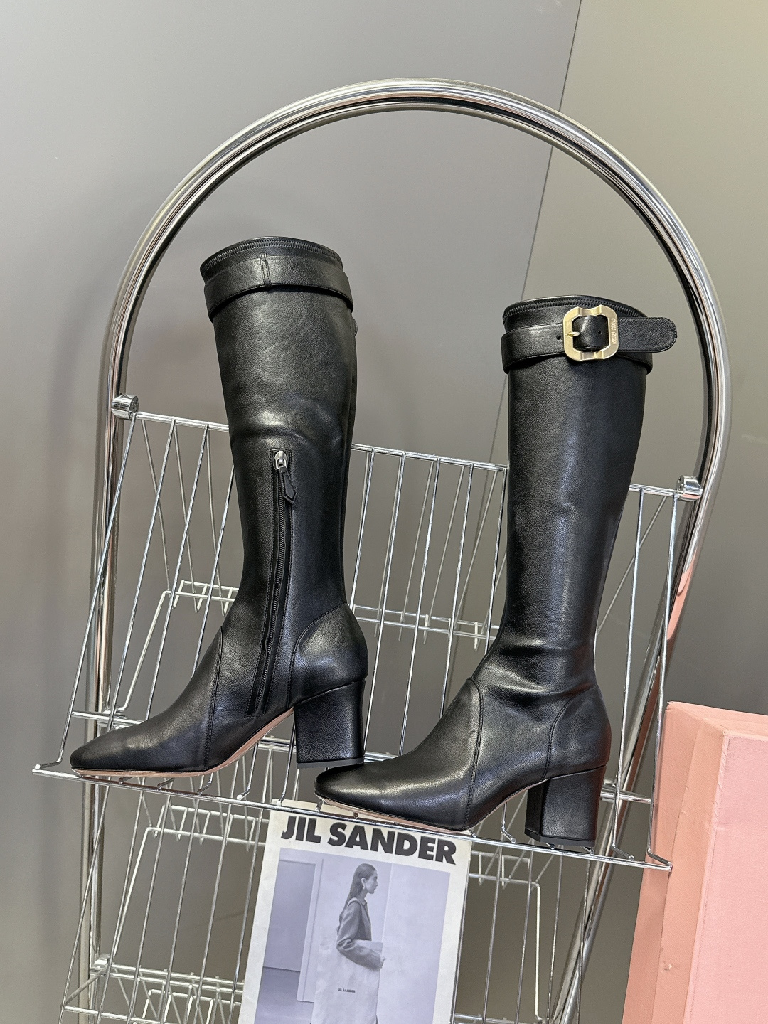 M  Show-off style long boots