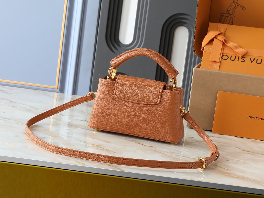 L design Capucines Handbag high quality