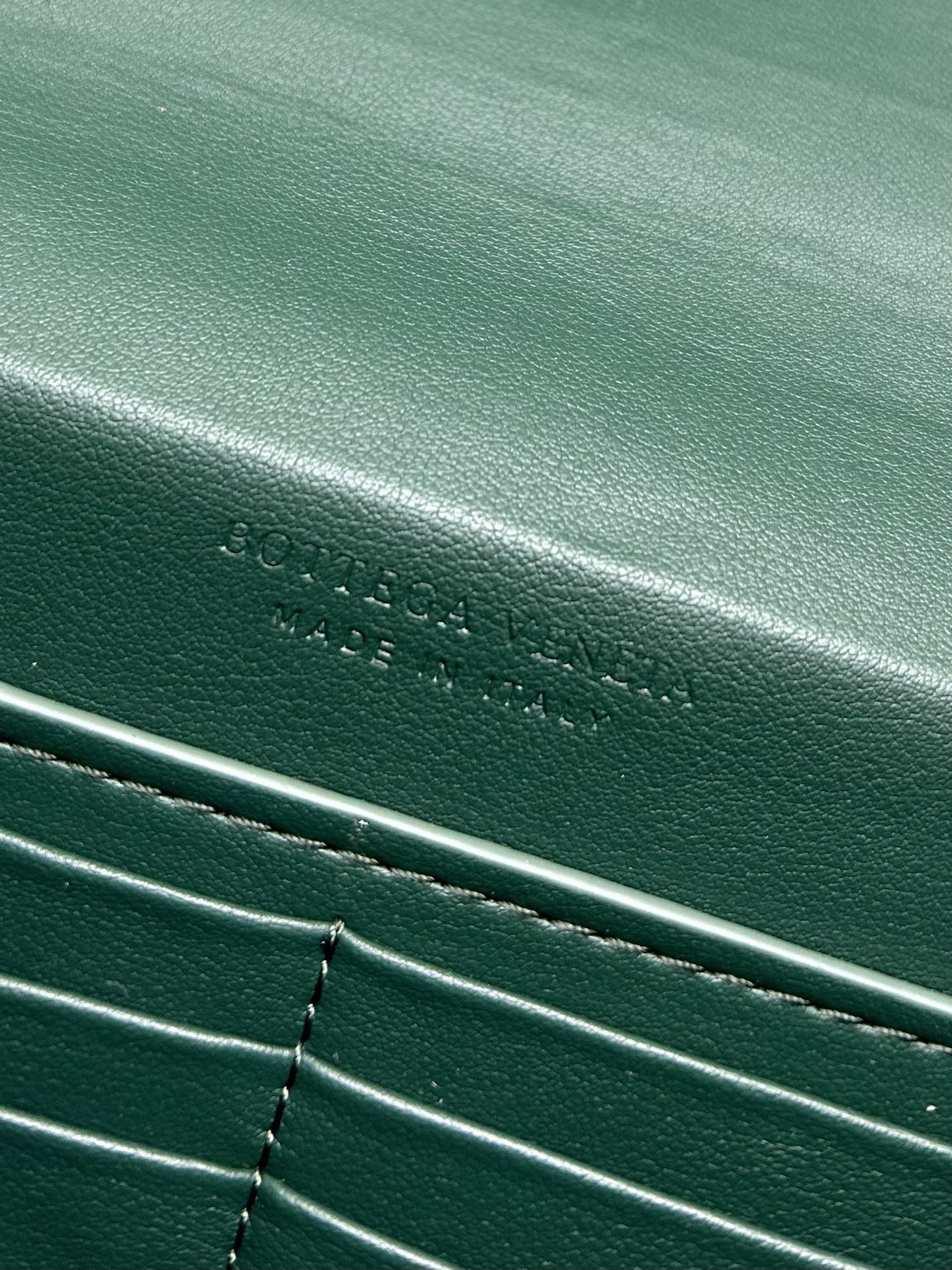 BV Classic Clutch handbag