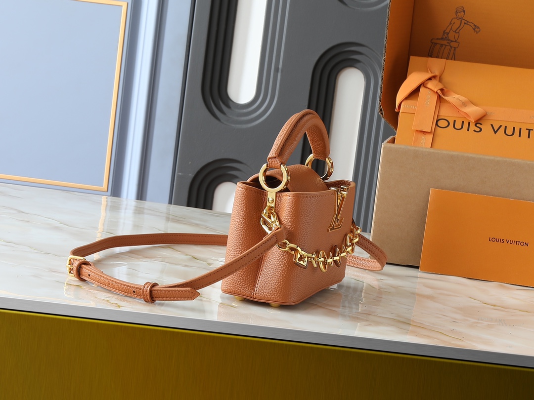 L design Capucines Handbag high quality