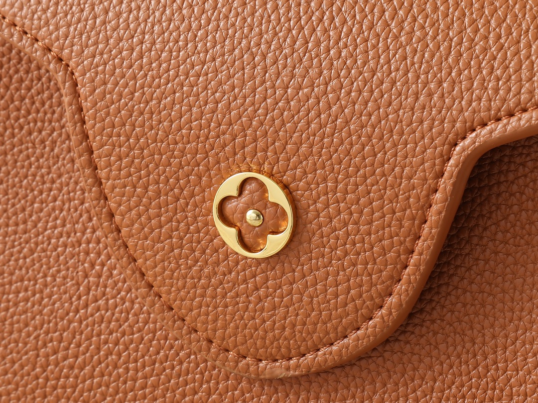 L design Capucines Handbag high quality