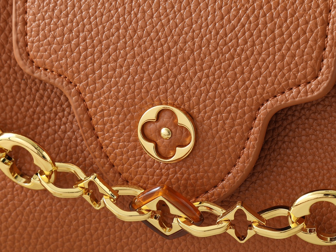 L design Capucines Handbag high quality