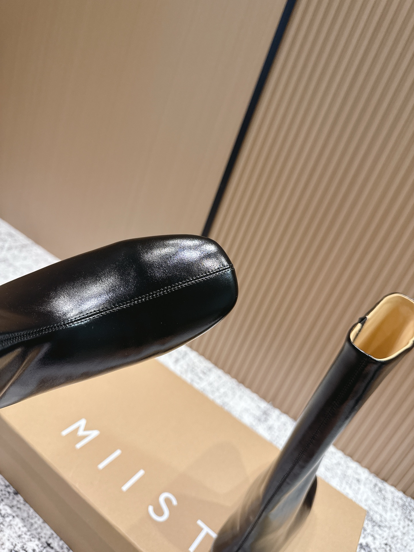 M design autumn and winter new straight tube flat bottomed minimalist knight boots