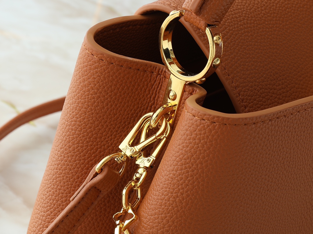 L design Capucines Handbag high quality