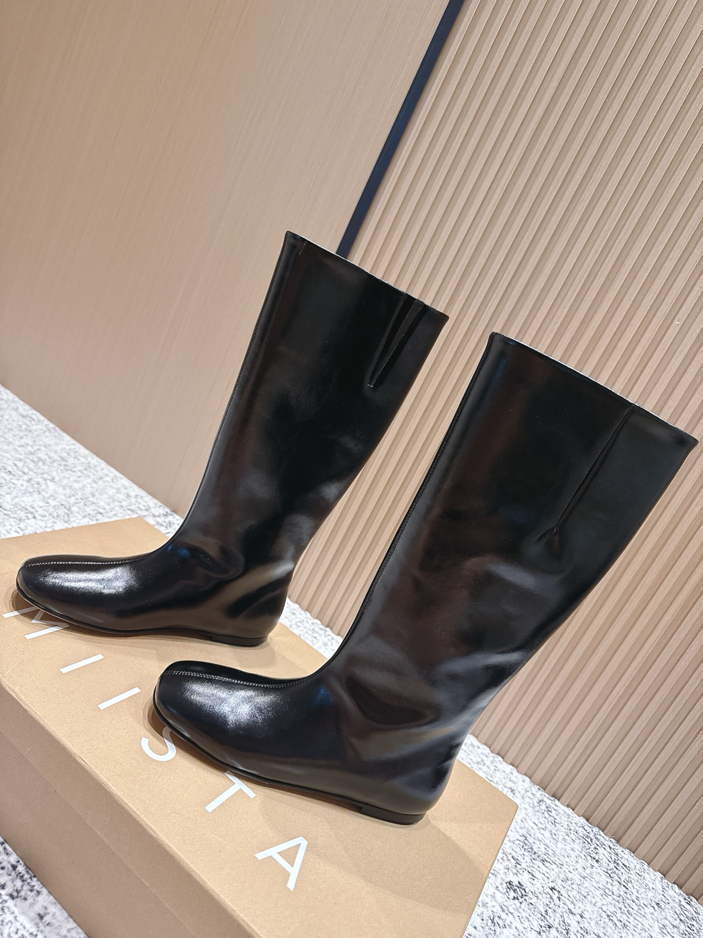M design autumn and winter new straight tube flat bottomed minimalist knight boots