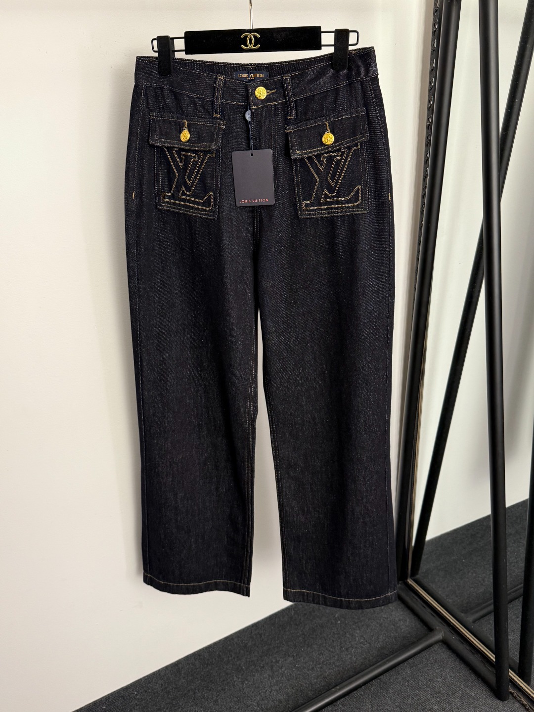 L High waisted slimming denim pants