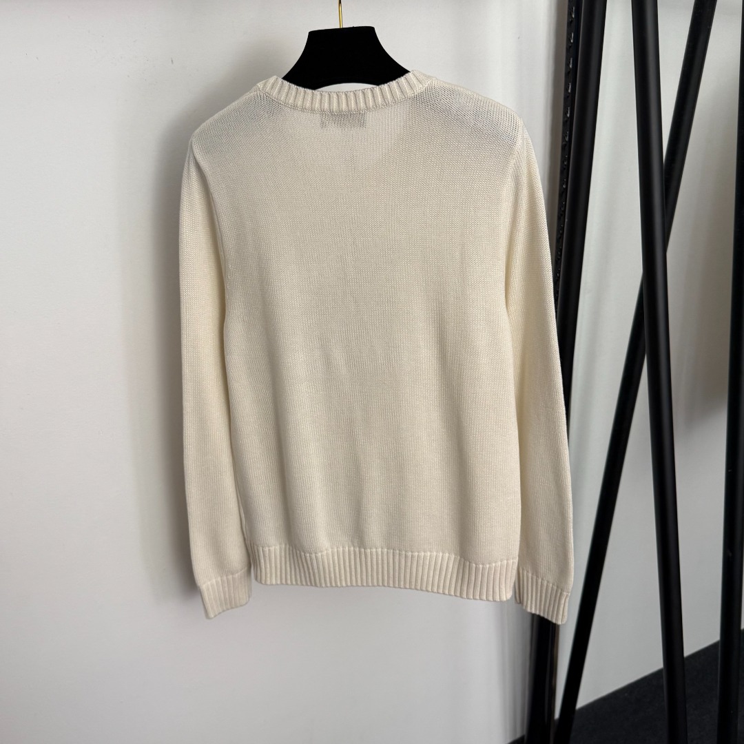 R Hooded long sleeved wool knitted sweater