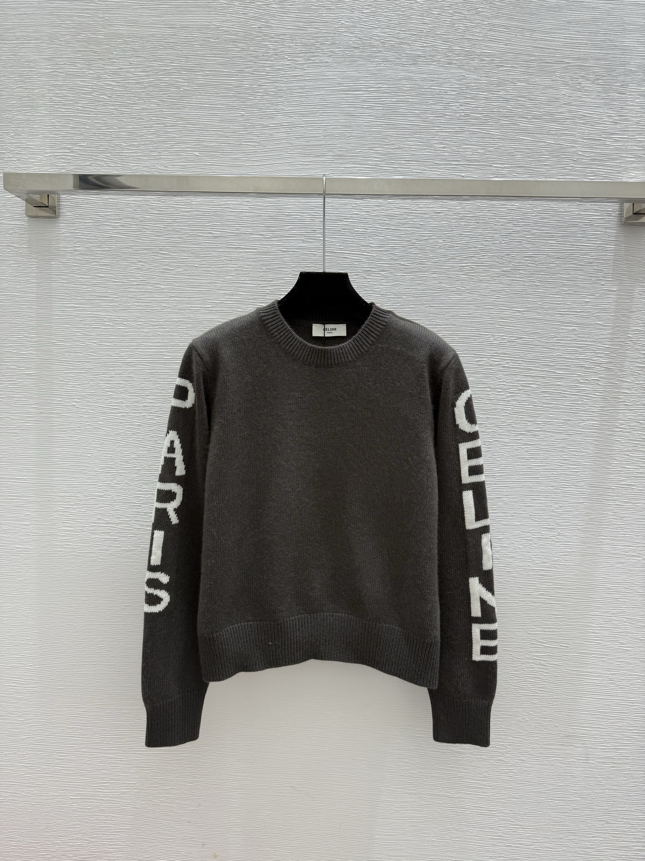 CE fashion high-end women's round neck long sleeved wool sweater