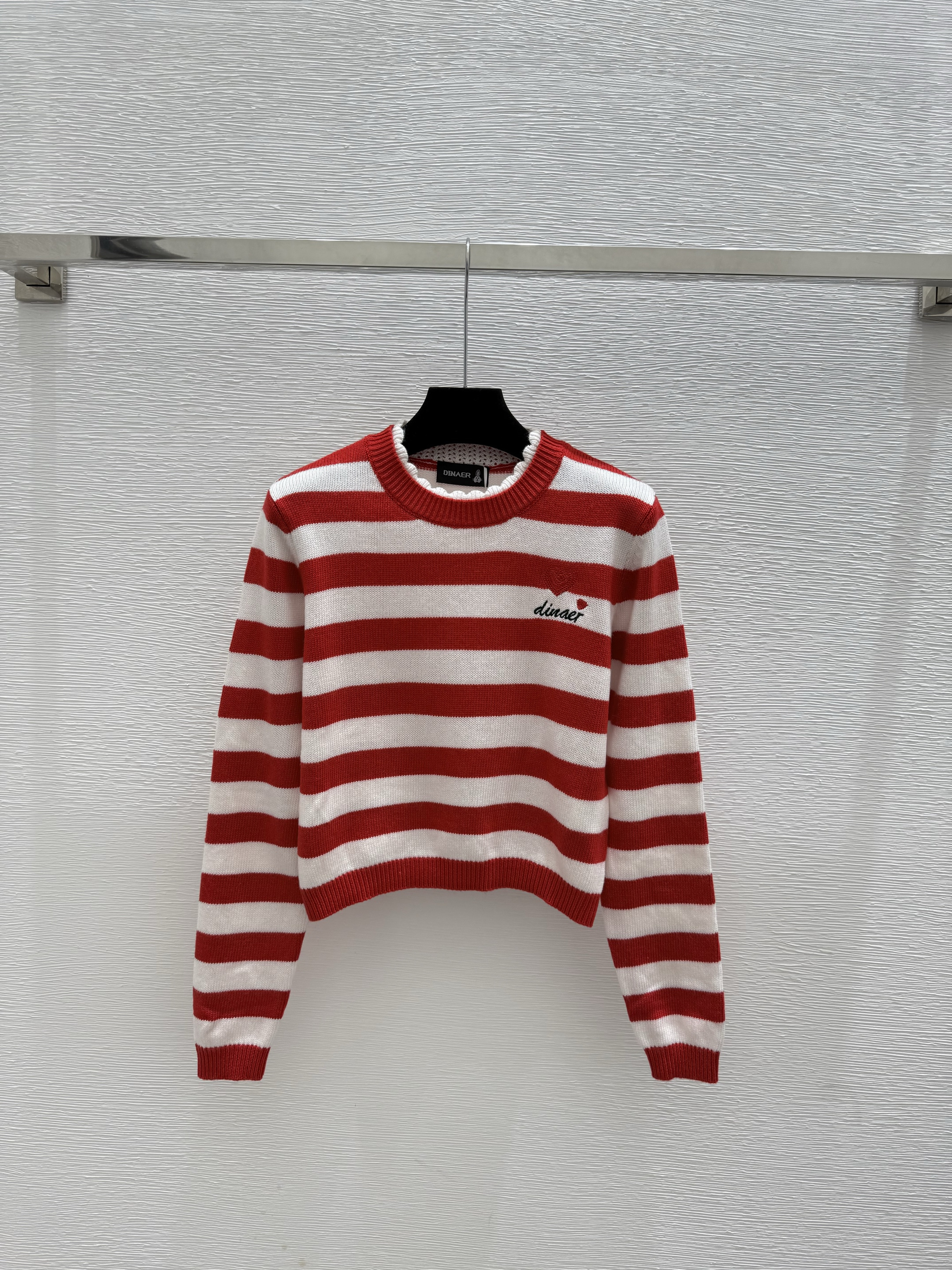 DI fashion high-end women's striped round neck long sleeved wool sweater