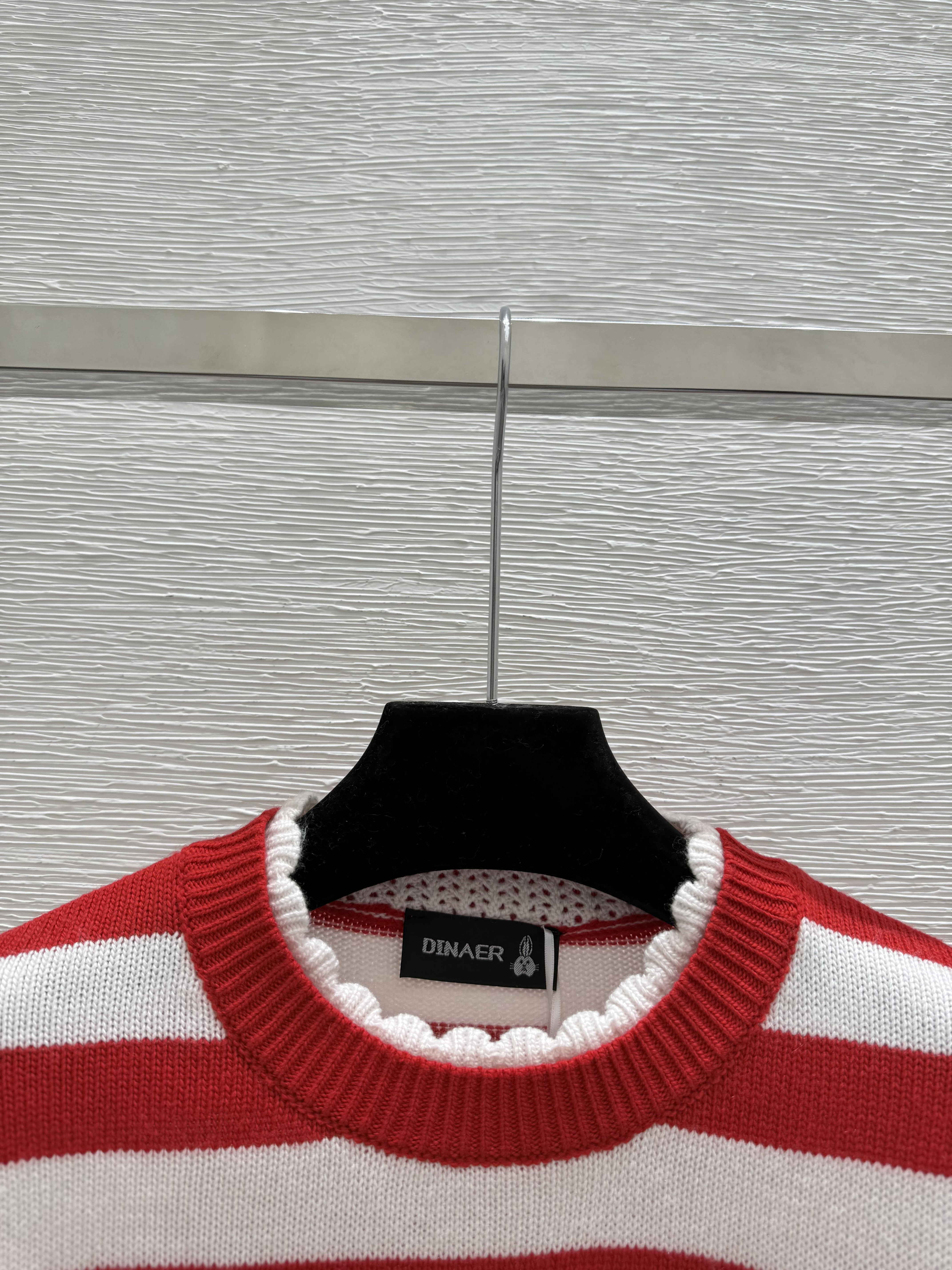 DI fashion high-end women's striped round neck long sleeved wool sweater