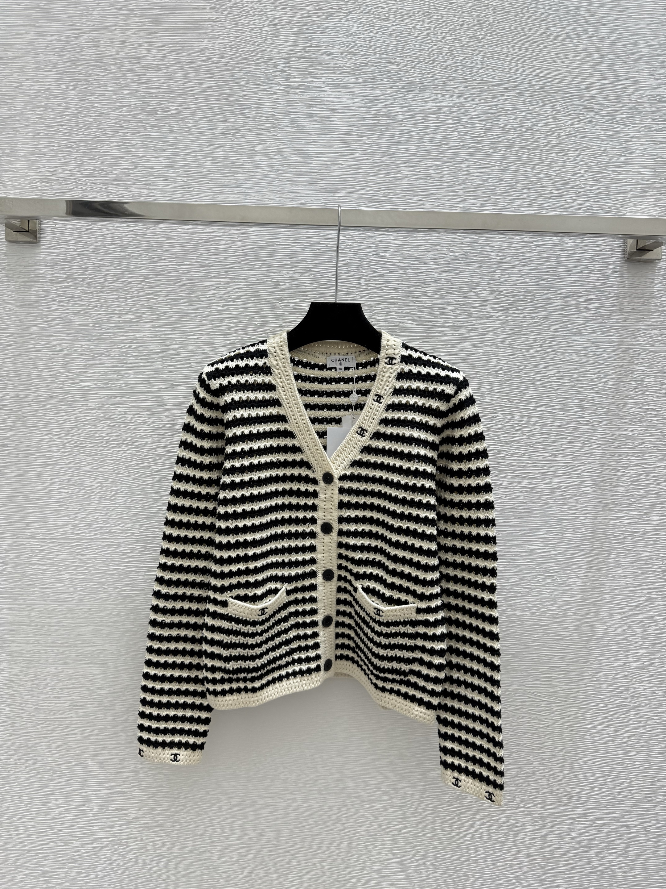 C fashion high-end women's striped V-neck long sleeved cardigan