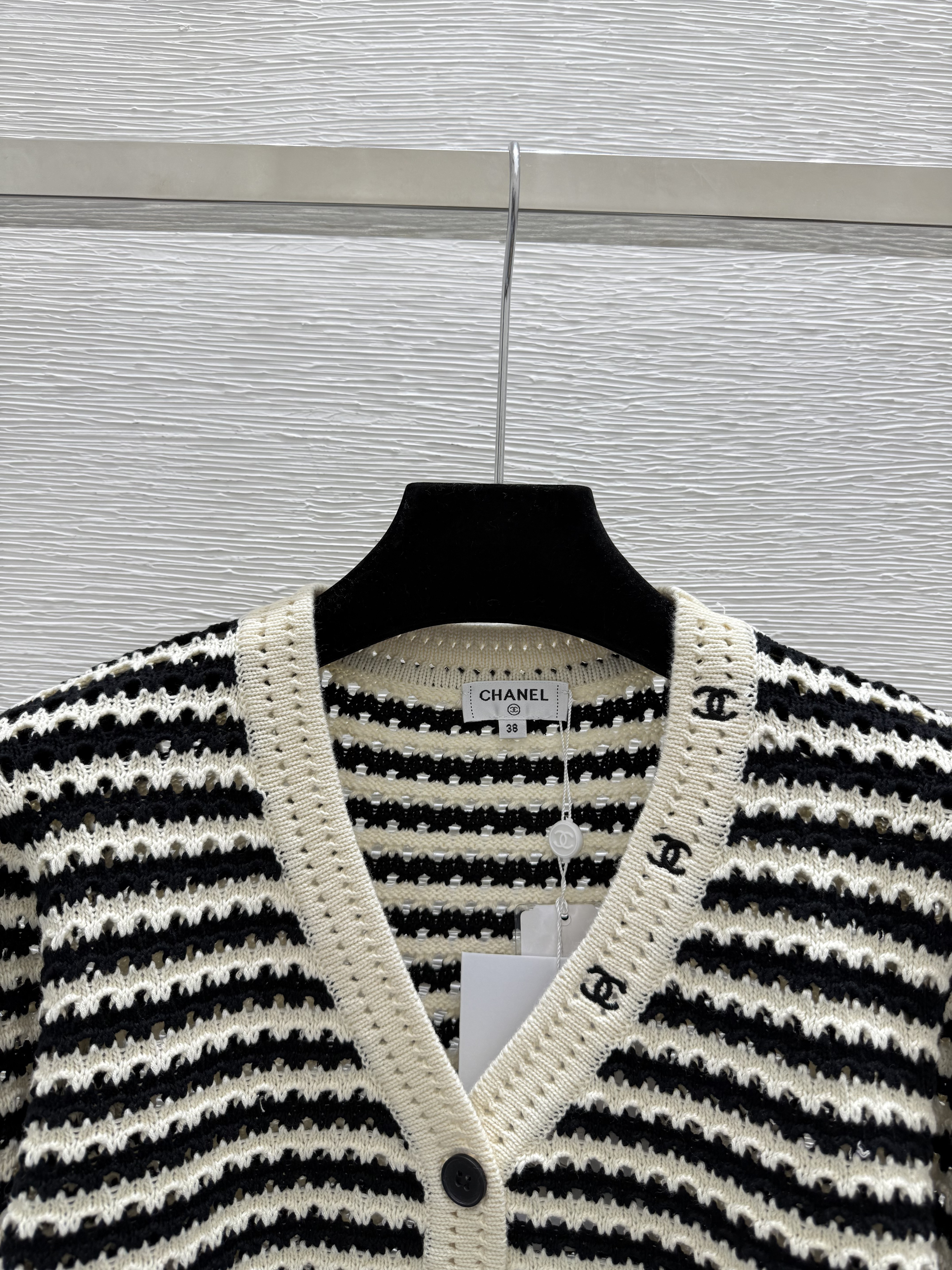 C fashion high-end women's striped V-neck long sleeved cardigan