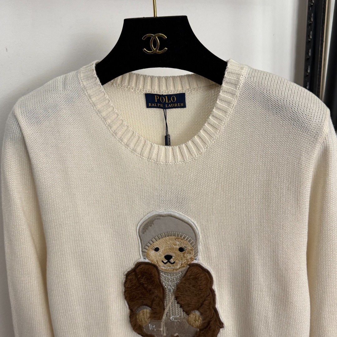 R Hooded long sleeved wool knitted sweater