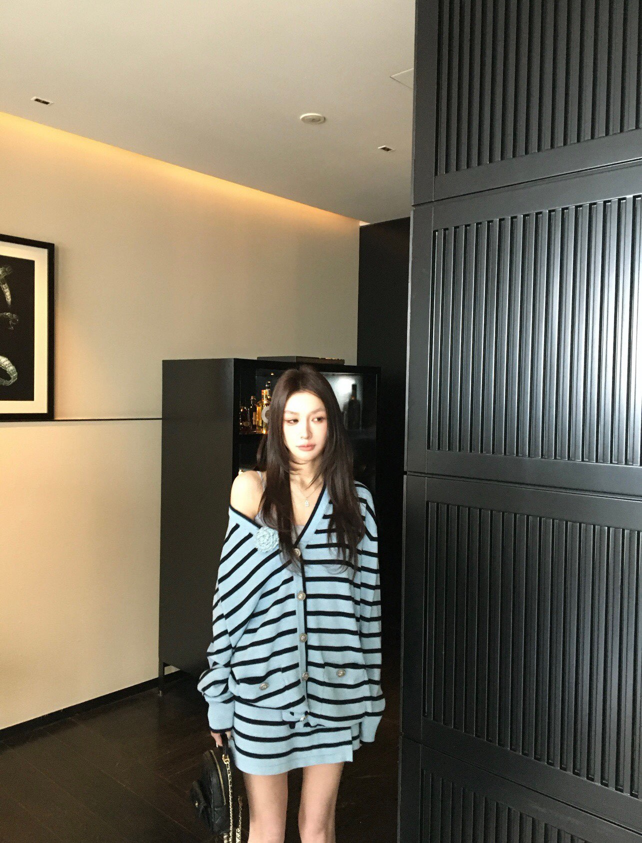 C V-neck long-sleeved striped knit cardigan