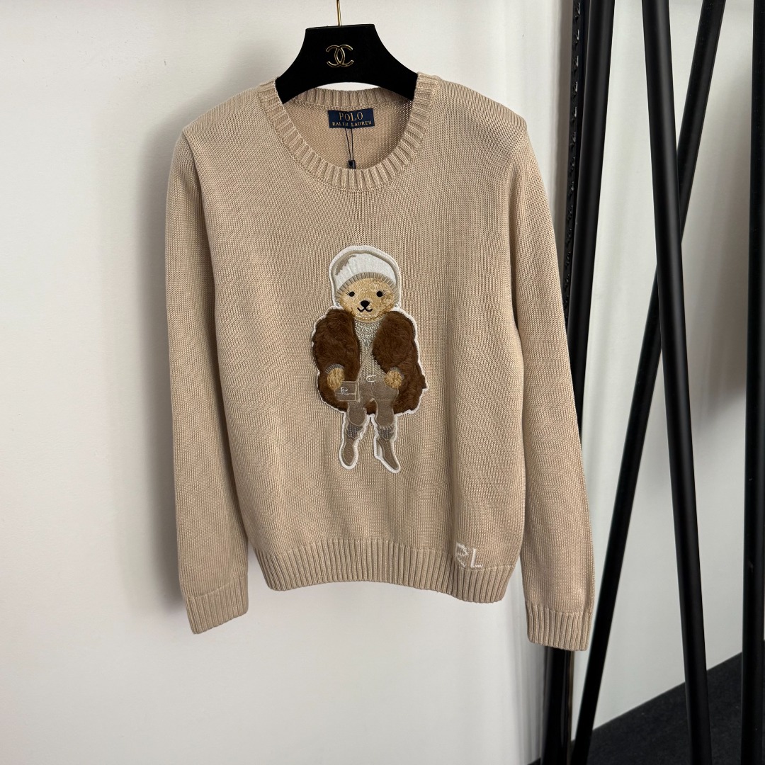 R Hooded long sleeved wool knitted sweater