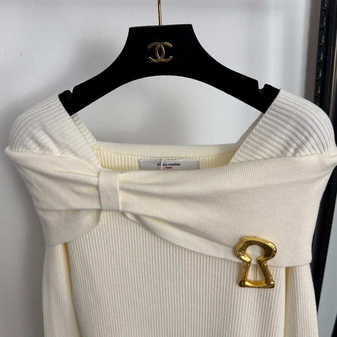 S One collar long sleeved knitted sweater top